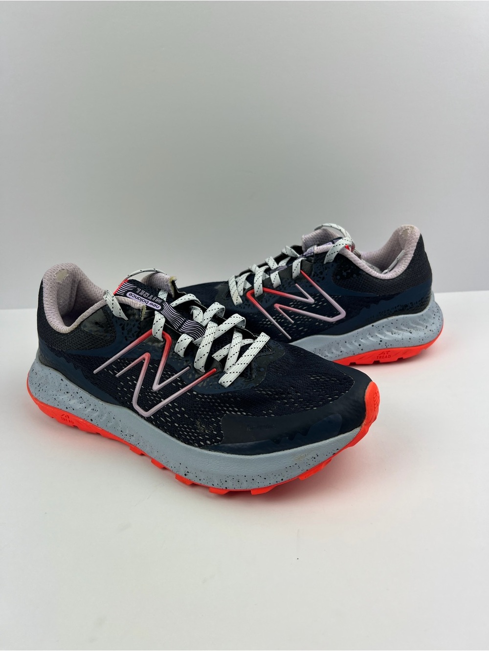 New Balance Womens Nitrel V5 Trail Running Shoes Blue & Neon Orange Size 8.5